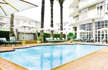 Commodore-Hotel